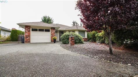 4309 Hermes Close, Victoria, British Columbia V8Z6V9